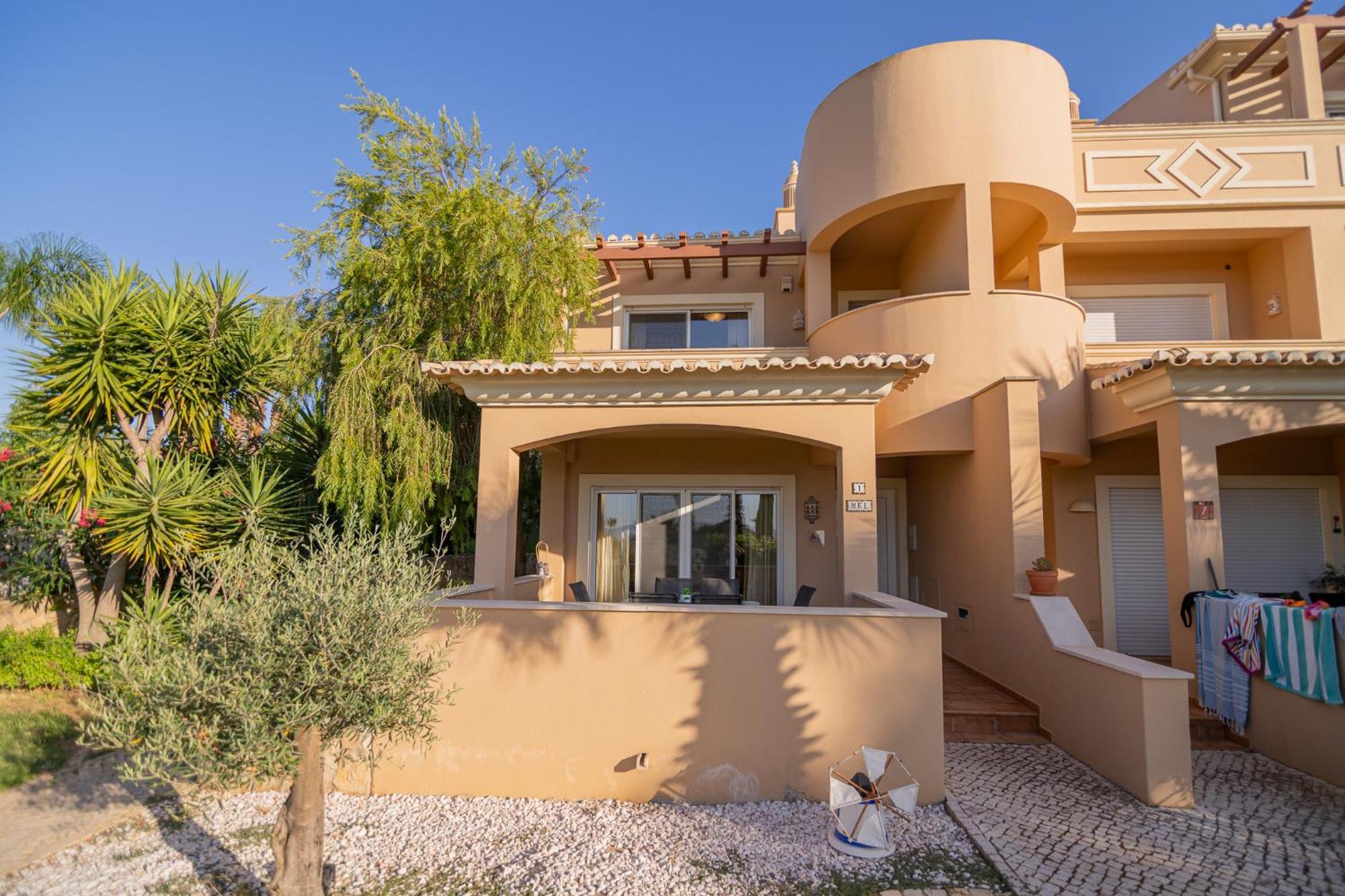 Estômbar Quinta Da Boa Nova - Cheerful And Spacious 2-Bedroom Duplex מראה חיצוני תמונה