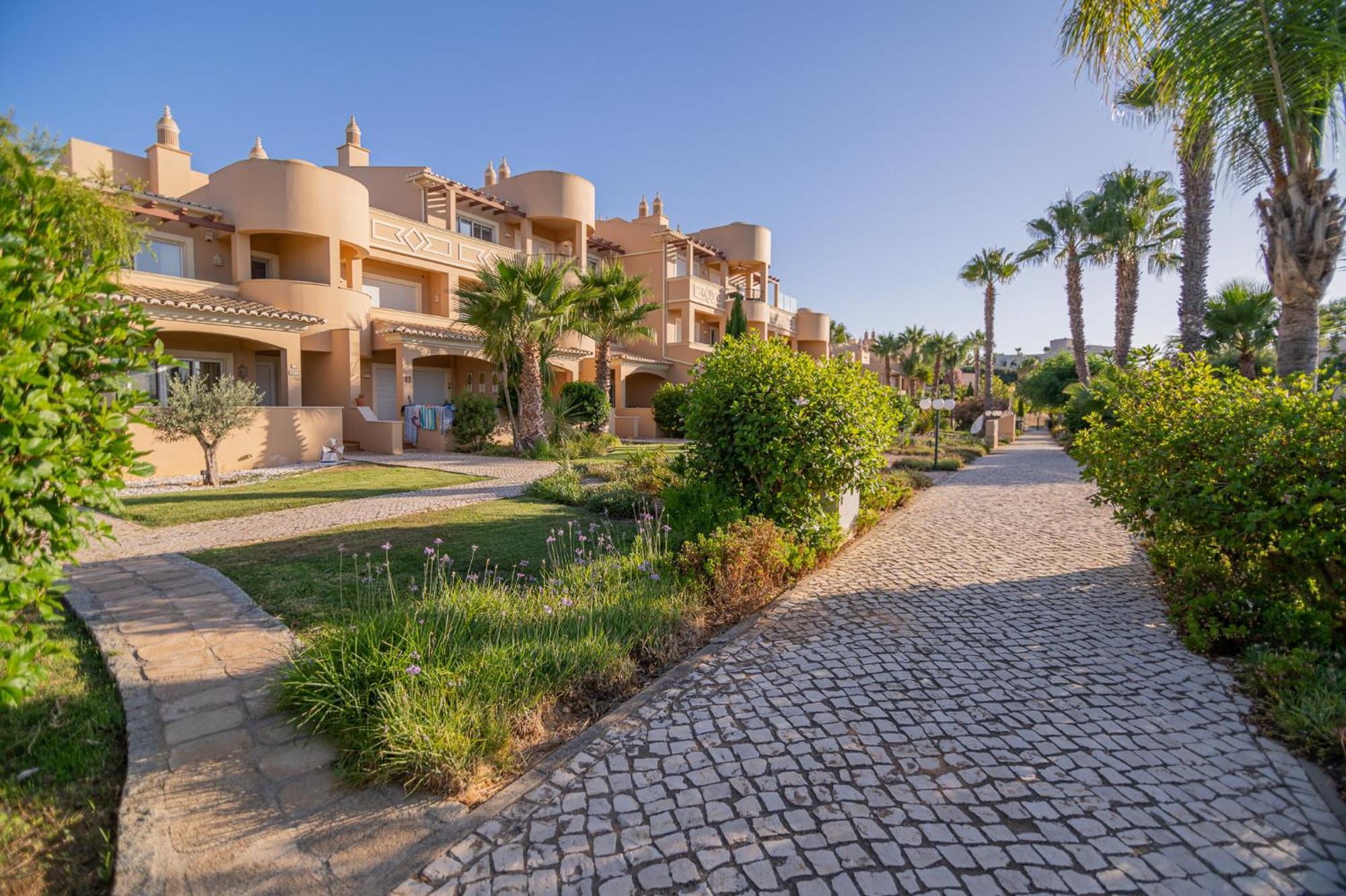 Estômbar Quinta Da Boa Nova - Cheerful And Spacious 2-Bedroom Duplex מראה חיצוני תמונה