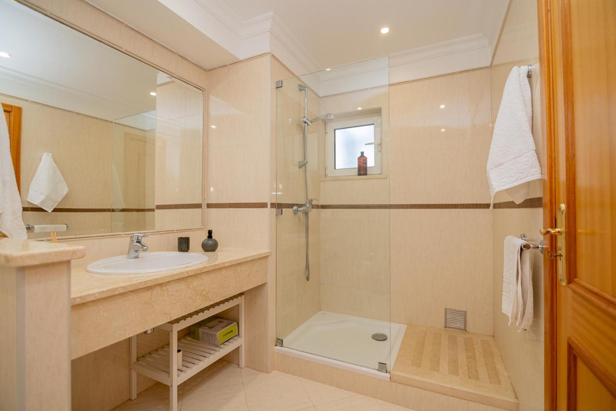 Estômbar Quinta Da Boa Nova - Cheerful And Spacious 2-Bedroom Duplex מראה חיצוני תמונה