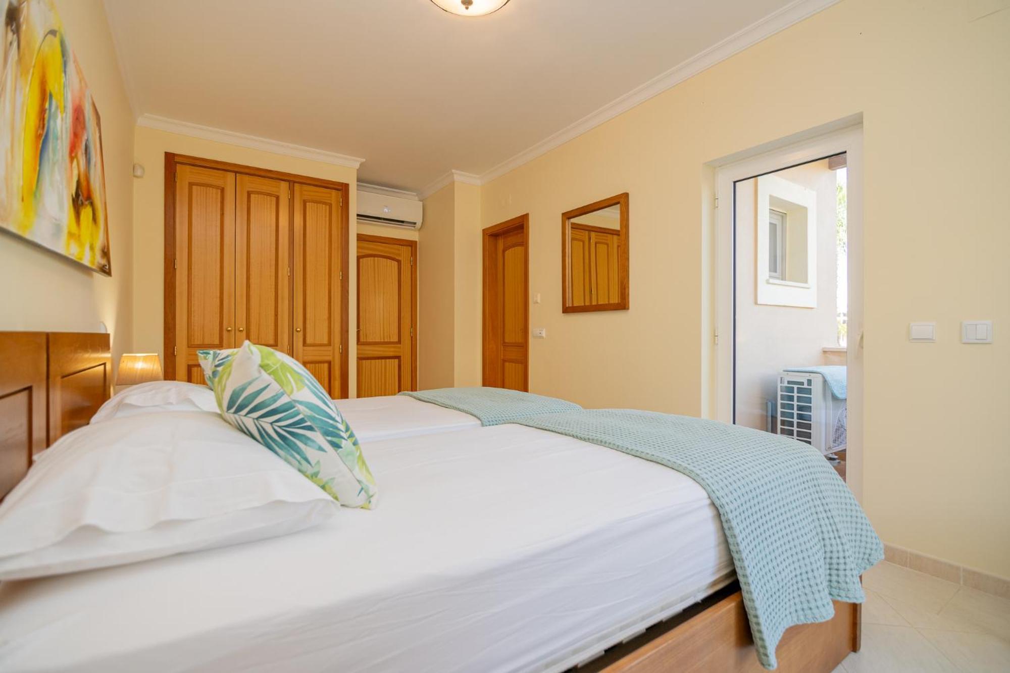 Estômbar Quinta Da Boa Nova - Cheerful And Spacious 2-Bedroom Duplex מראה חיצוני תמונה