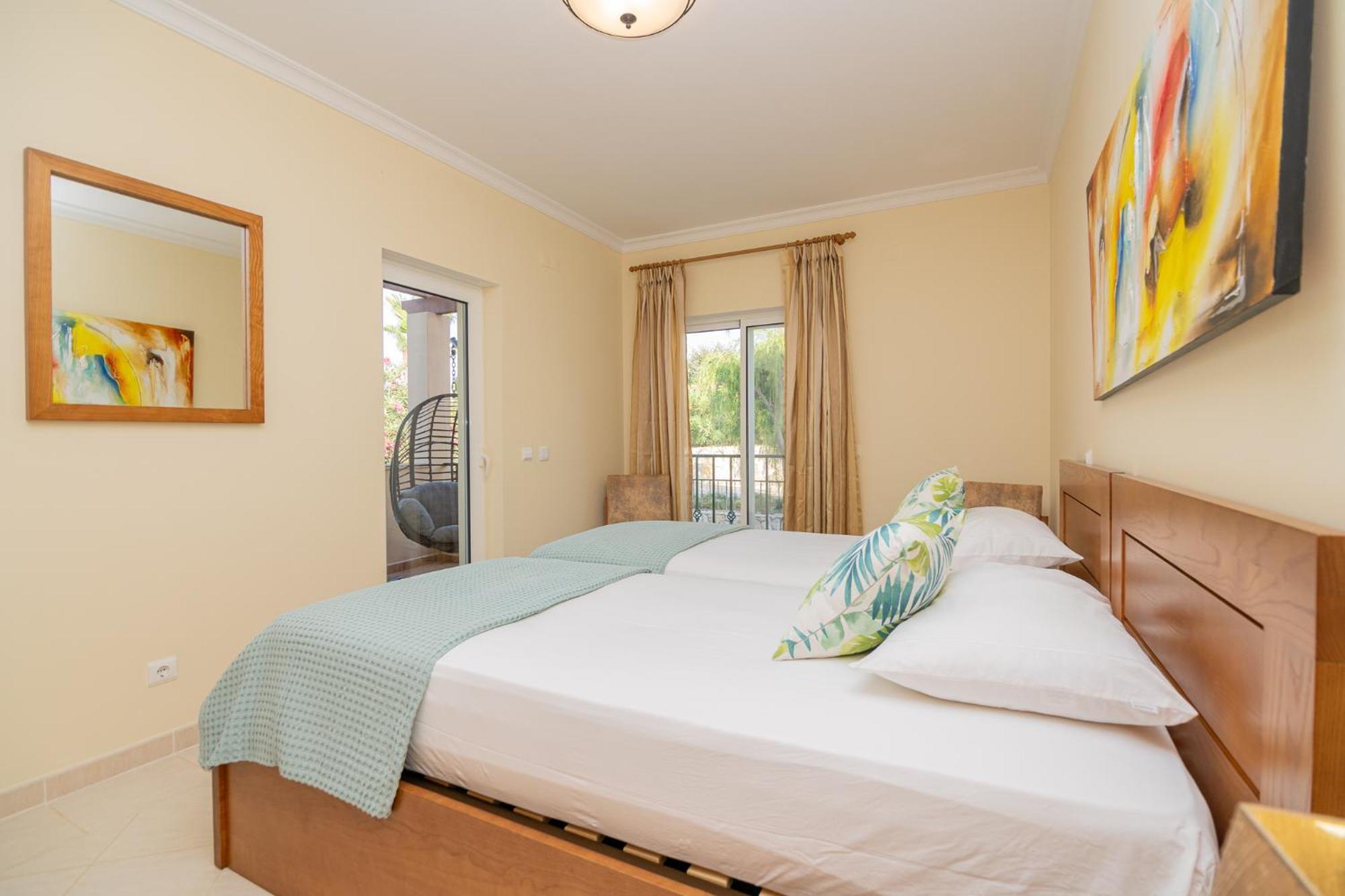 Estômbar Quinta Da Boa Nova - Cheerful And Spacious 2-Bedroom Duplex מראה חיצוני תמונה